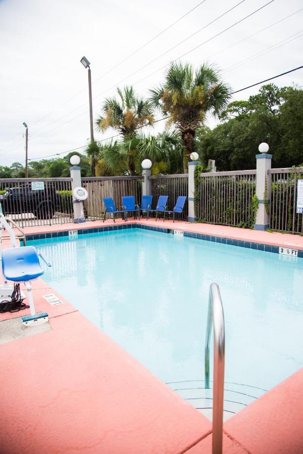Baymont By Wyndham Fort Walton Beach Mary Esther Exterior photo