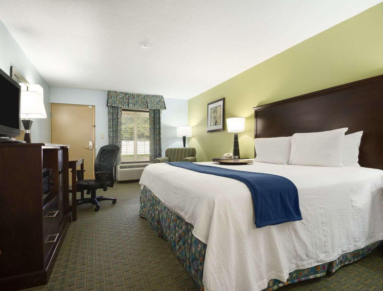 Baymont By Wyndham Fort Walton Beach Mary Esther Exterior photo